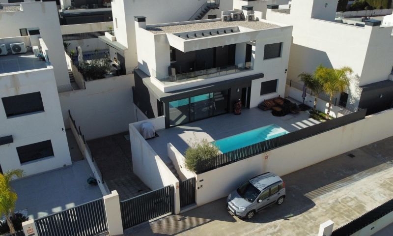 Villa for sale in Algorfa, Alicante, Spain