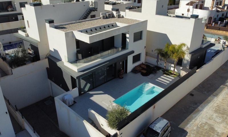Villa for sale in Algorfa, Alicante, Spain
