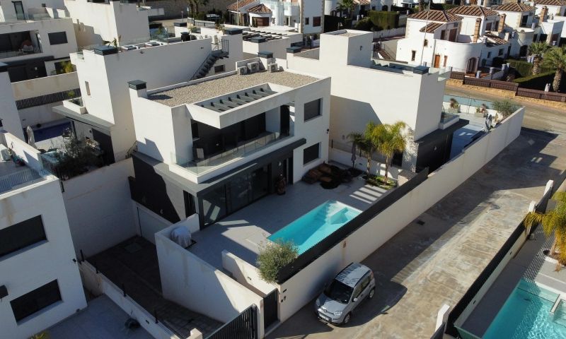 Villa for sale in Algorfa, Alicante, Spain