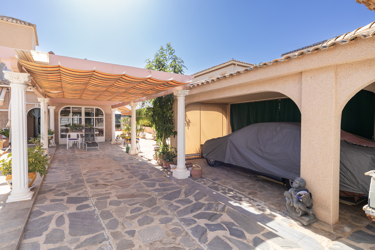 Villa for sale in La Regia, Alicante, Spain