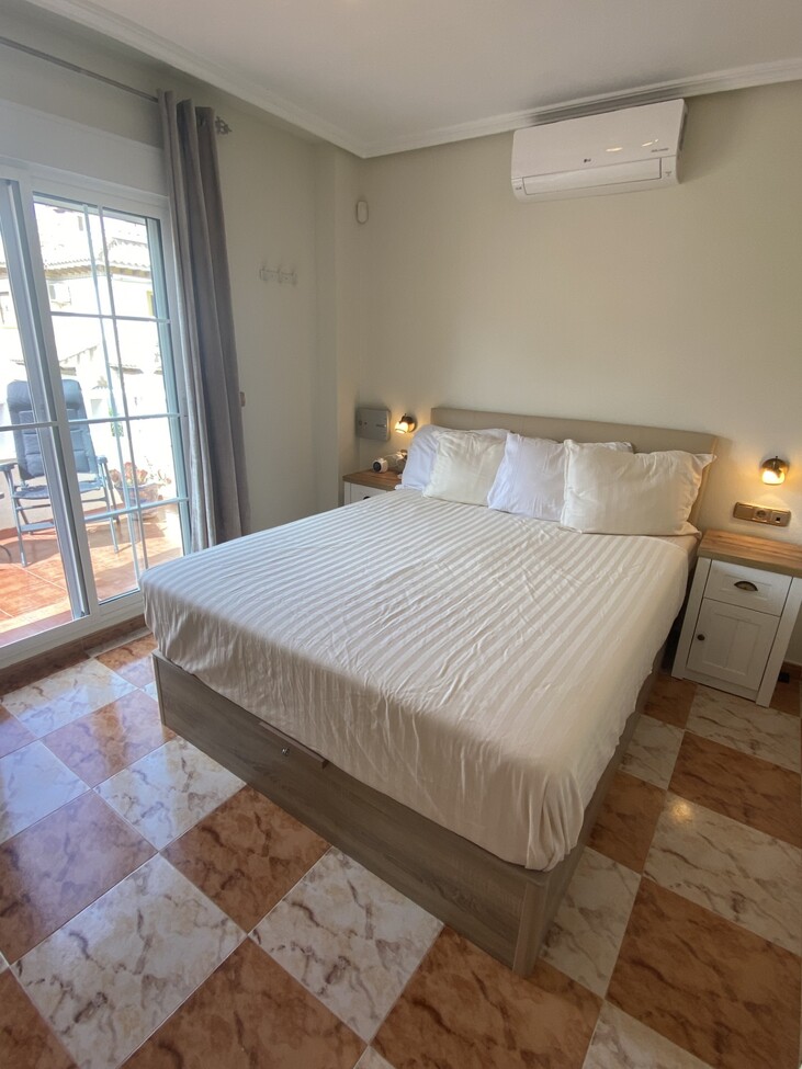 Bungalow for sale in Lomas De Caboroig, Alicante, Spain