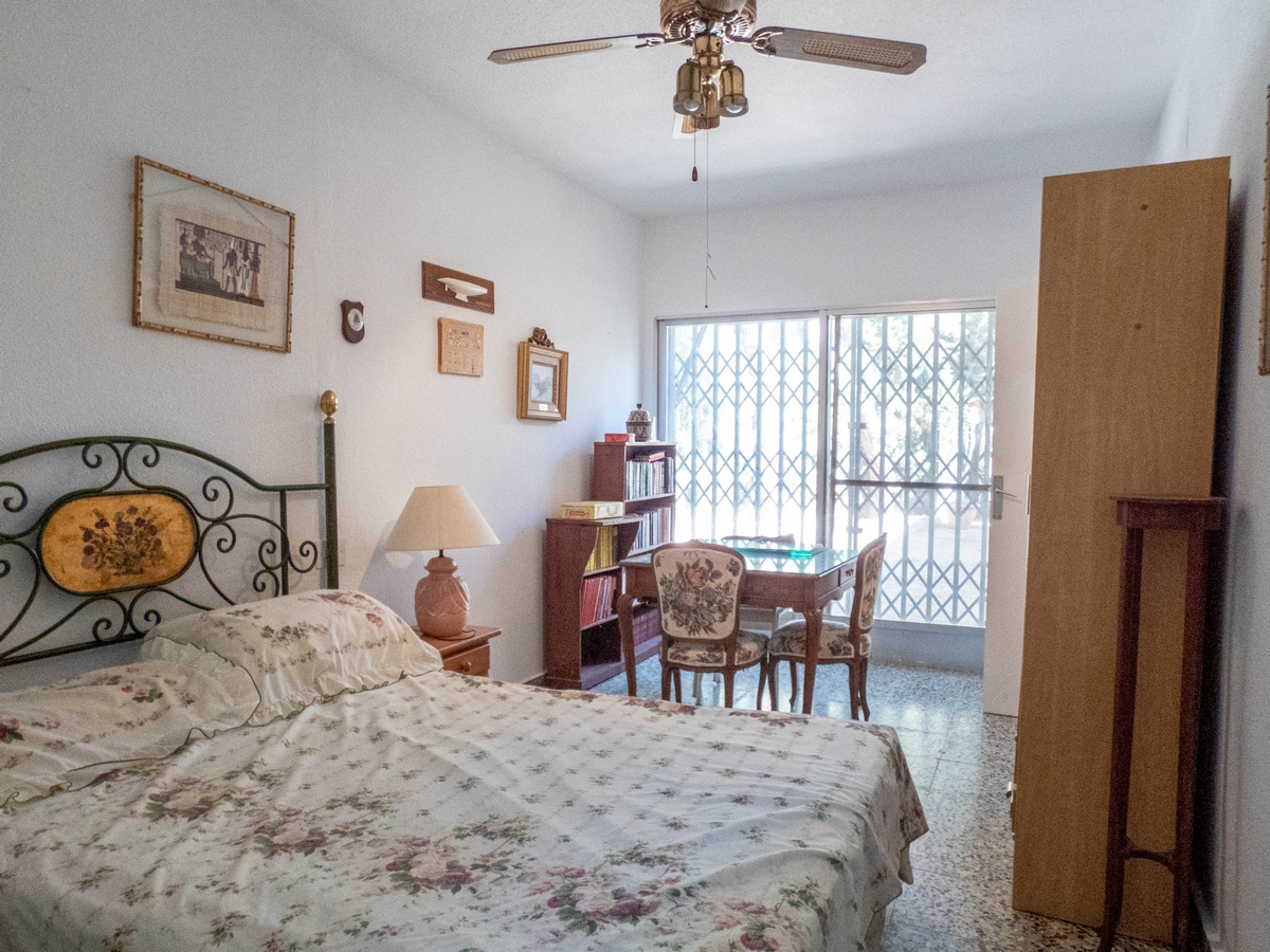 Villa for sale in Dehesa De Campoamor, Alicante, Spain