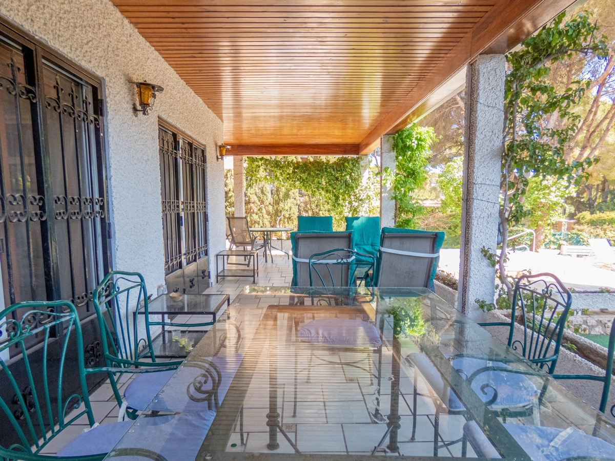 Villa for sale in Dehesa De Campoamor, Alicante, Spain
