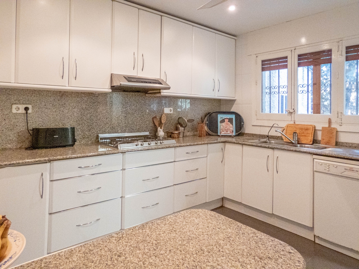Villa for sale in Dehesa De Campoamor, Alicante, Spain