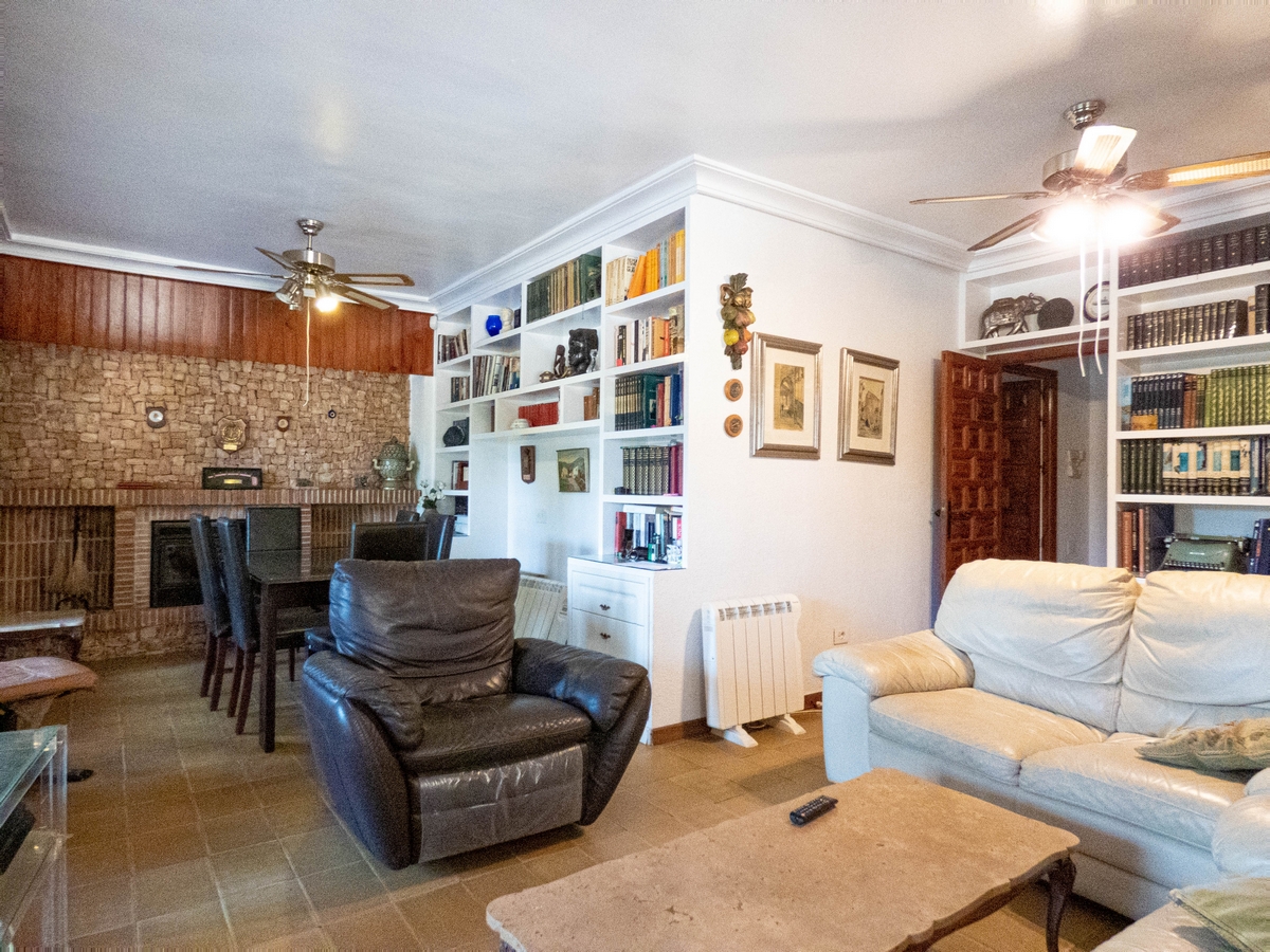 Villa for sale in Dehesa De Campoamor, Alicante, Spain