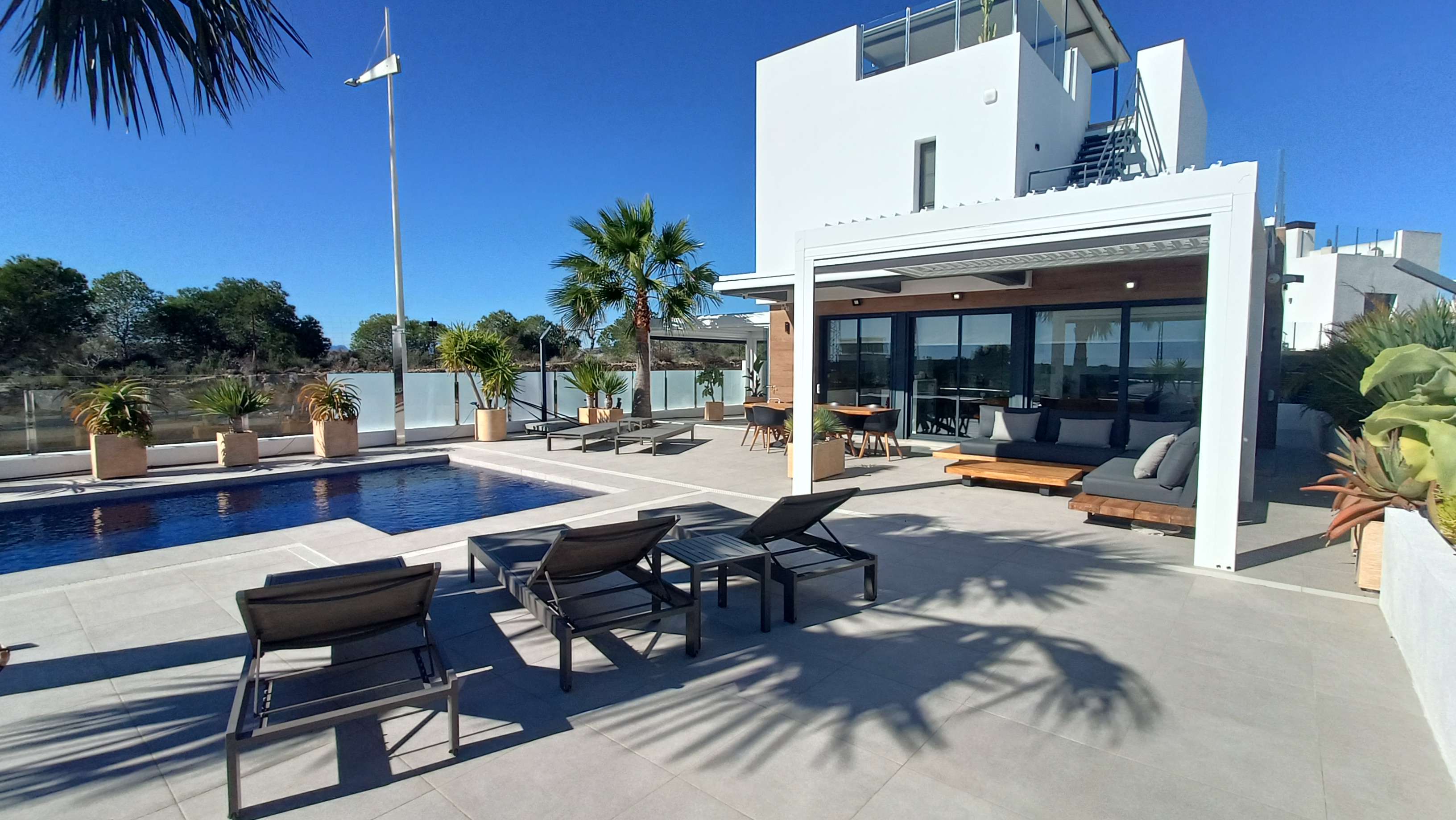Villa en venta en Algorfa