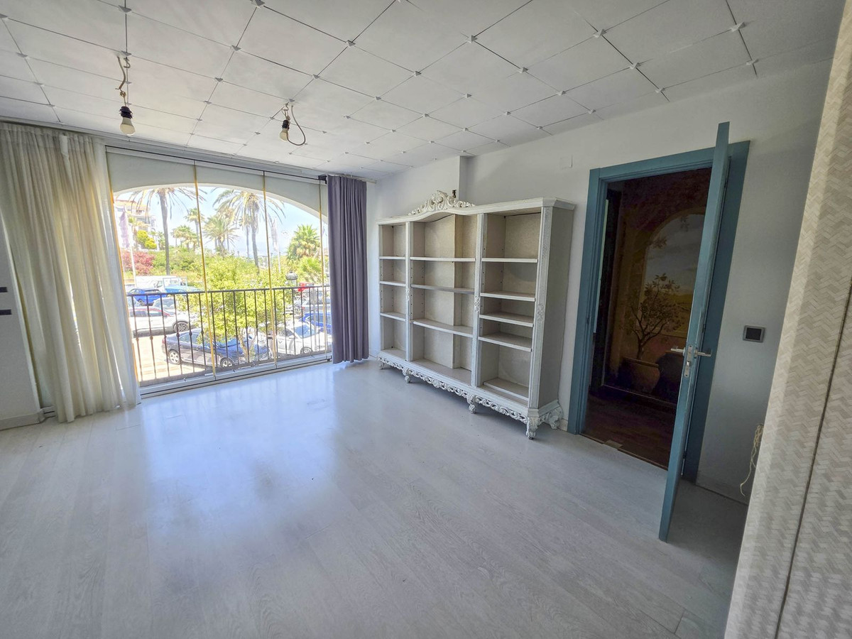 Apartment for sale in La Duquesa, Málaga, Spain