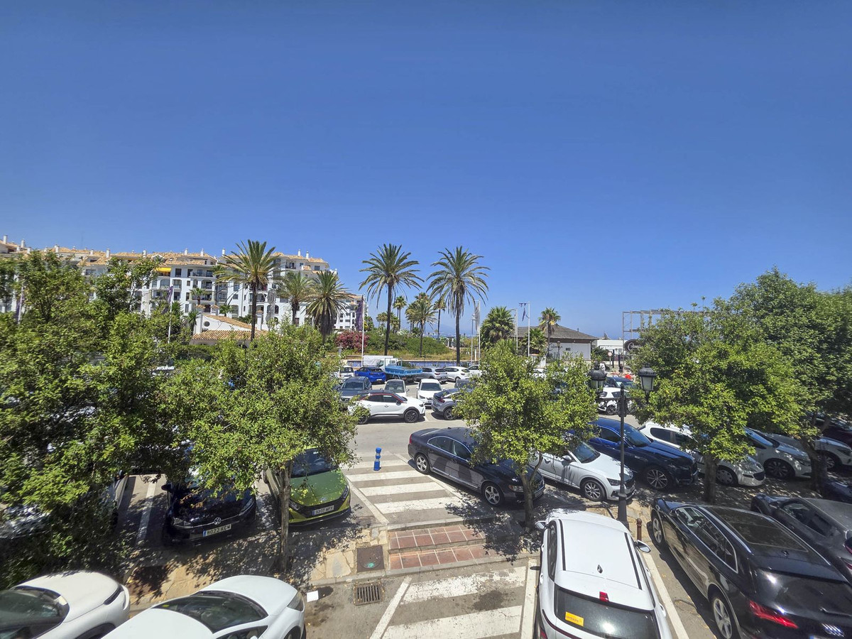 Apartment for sale in La Duquesa, Málaga, Spain