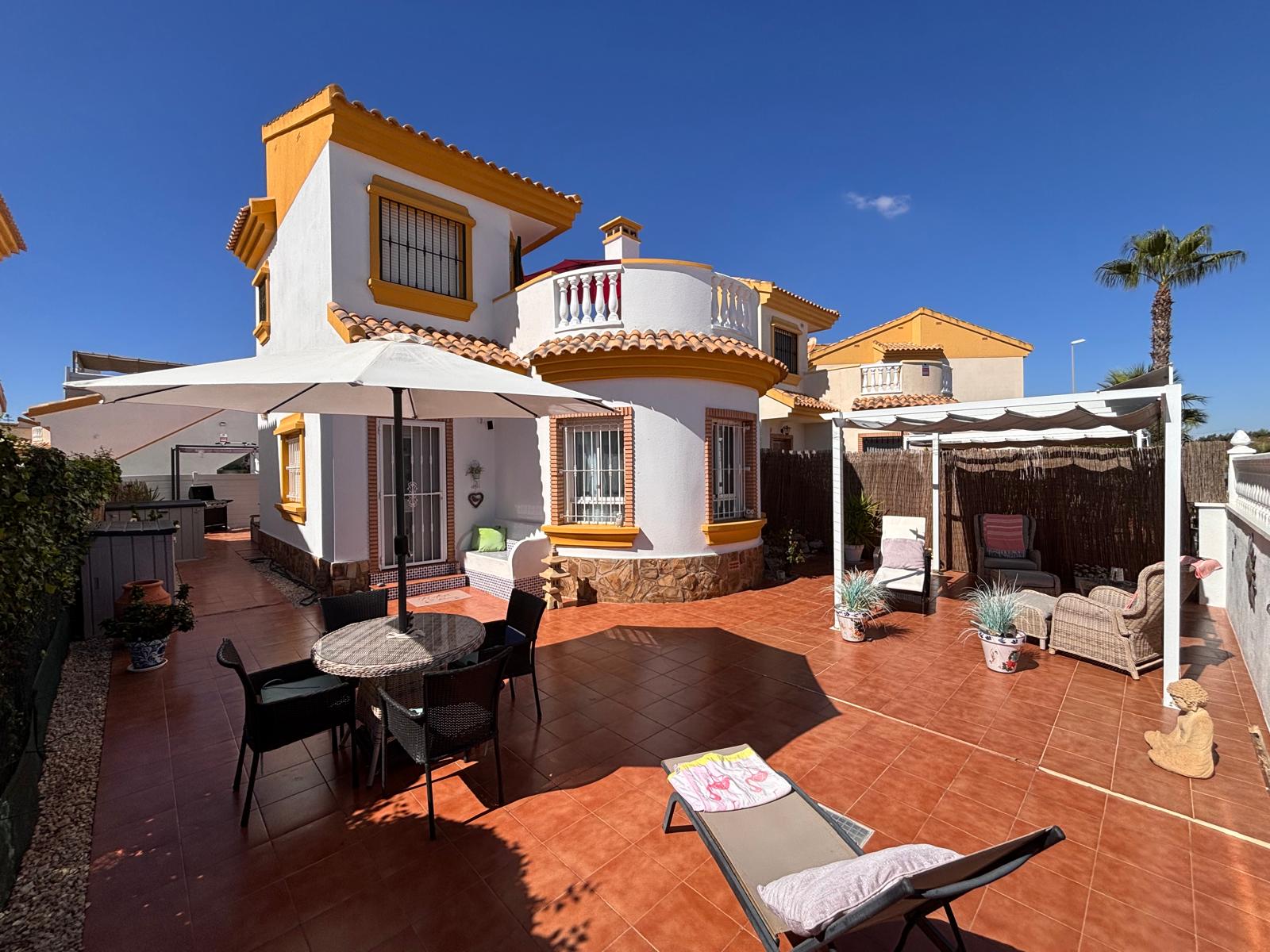 Villa for sale in El Campo, Alicante, Spain