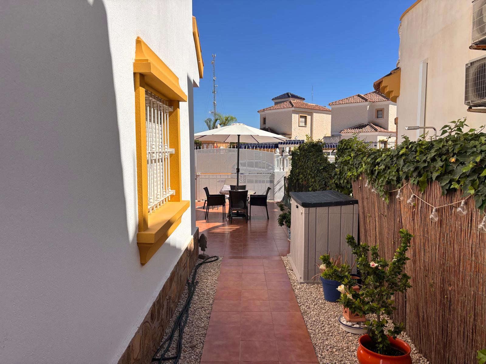Villa for sale in El Campo, Alicante, Spain