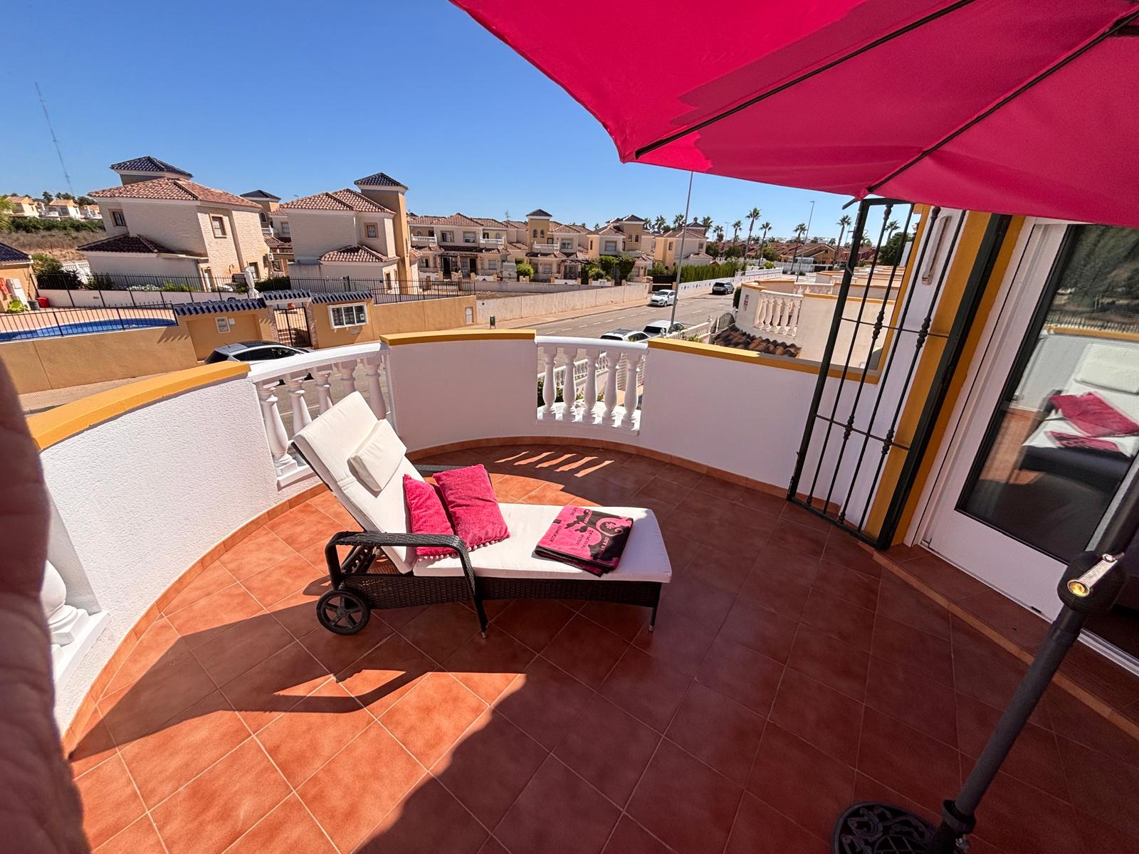 Villa for sale in El Campo, Alicante, Spain
