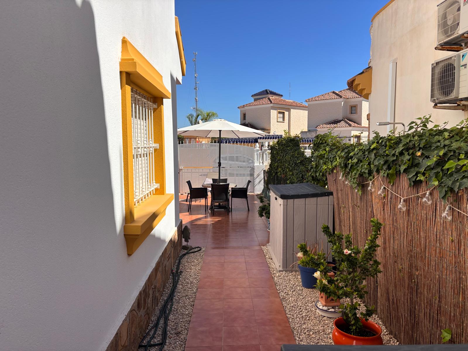 Villa for sale in El Campo, Alicante, Spain