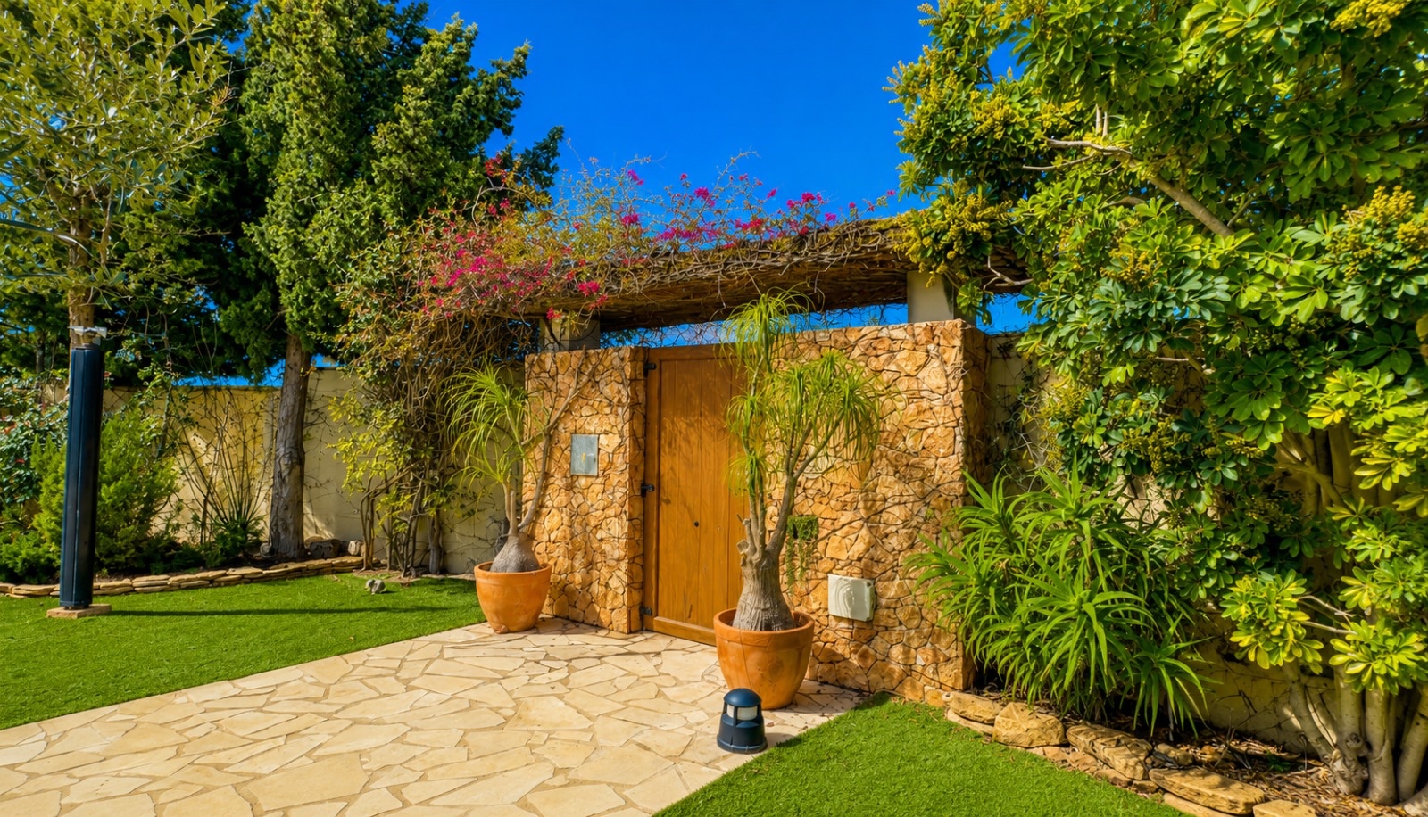 Villa for sale in Dehesa De Campoamor, Alicante, Spain