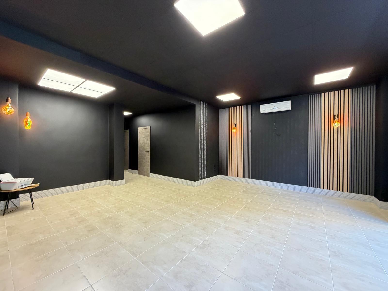 Commercial unit for sale in Torrevieja, Alicante, Spain