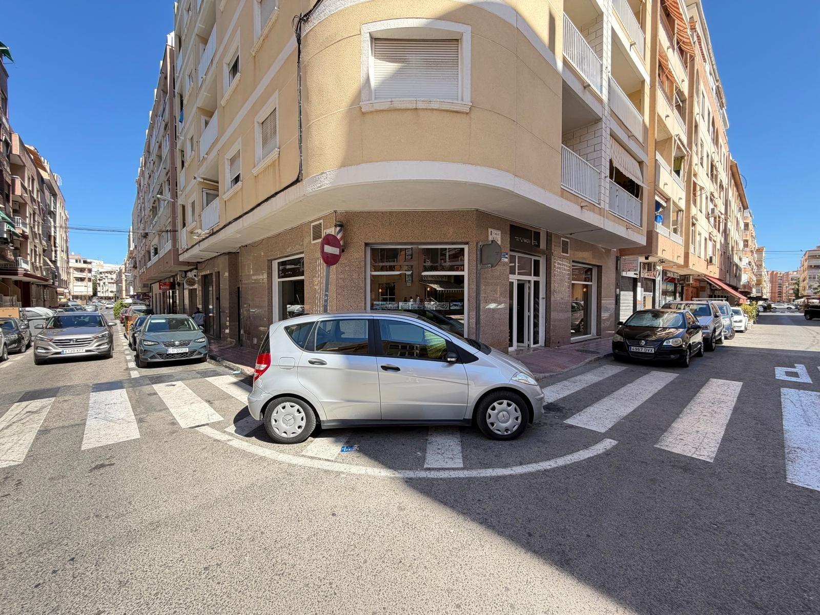 Commercial unit for sale in Torrevieja, Alicante, Spain