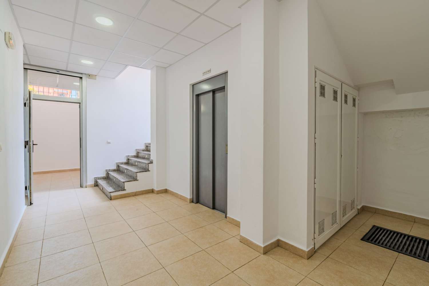 Comercial en venta en Torrevieja