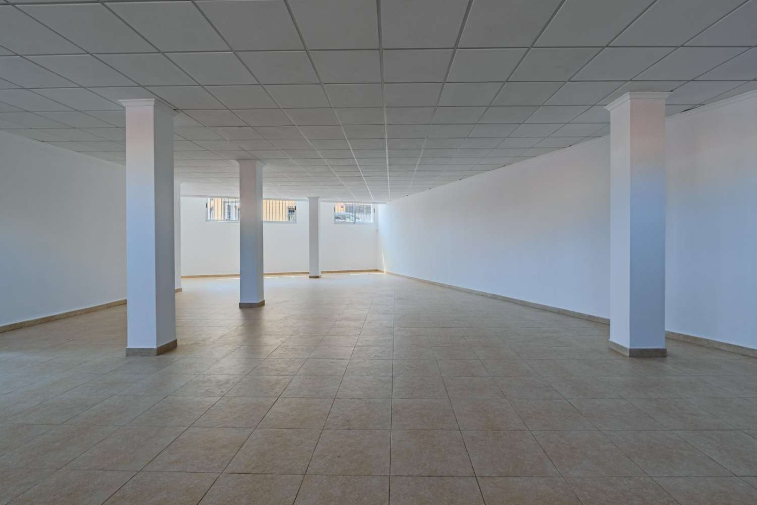 Comercial en venta en Torrevieja
