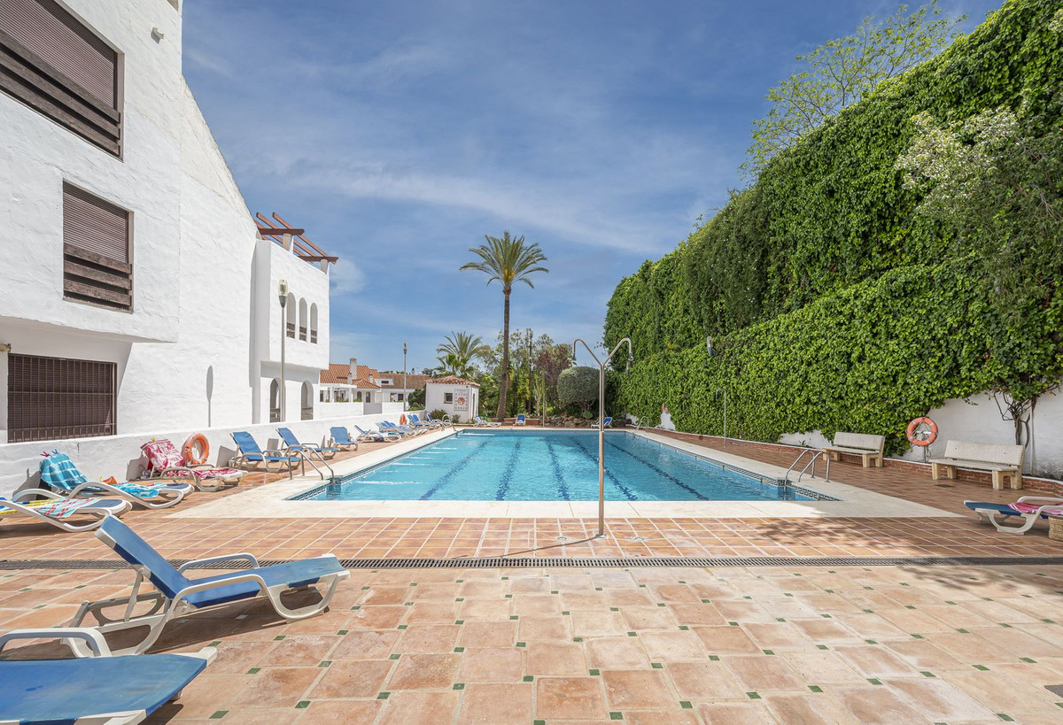 Apartment for sale in Nueva Andalucía, Málaga, Spain