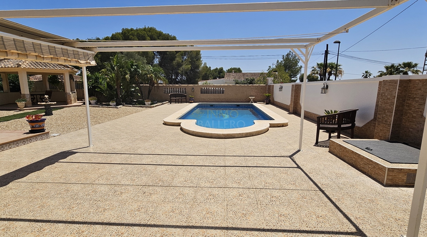 Villa for sale in Pinar De Campoverde, Alicante, Spain
