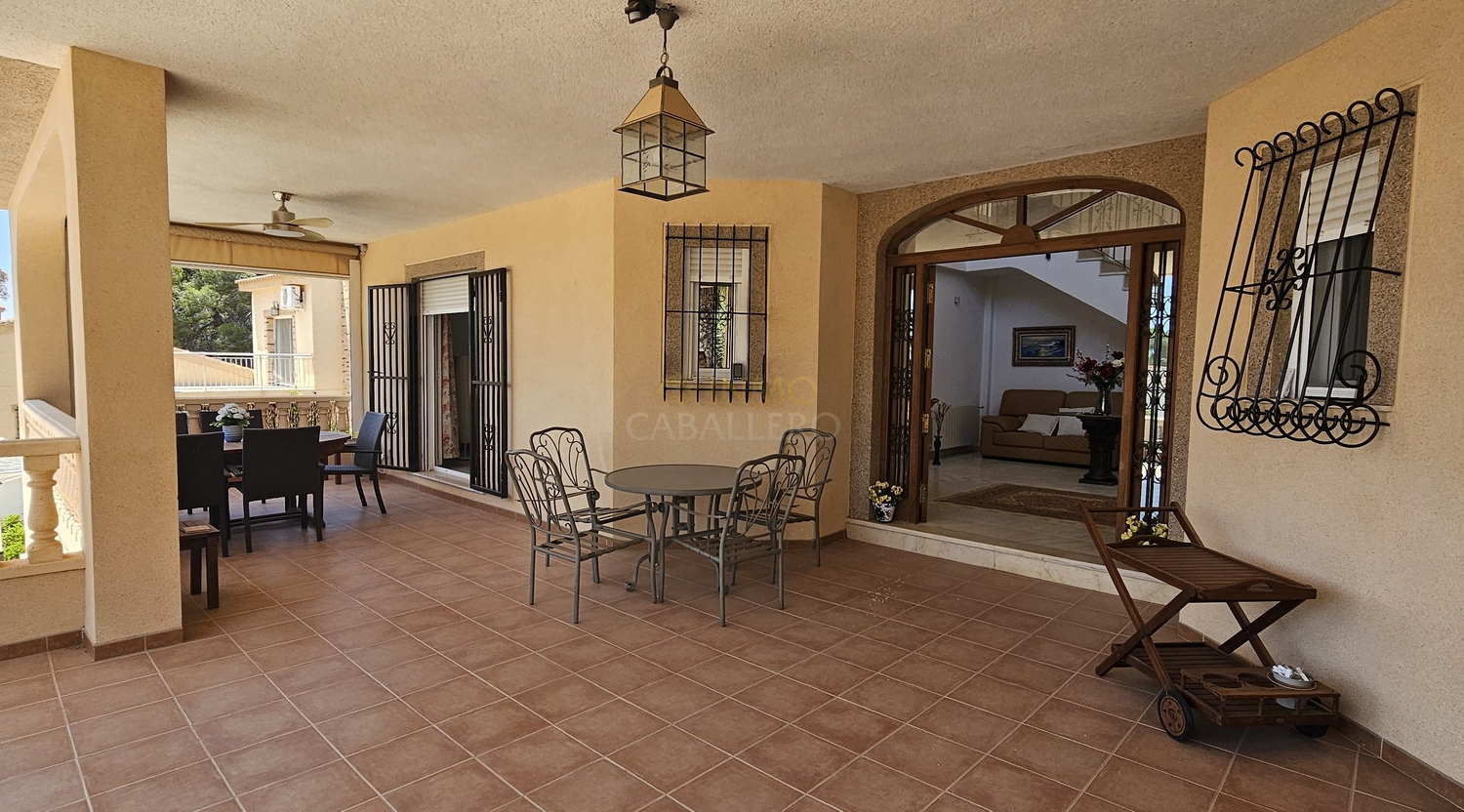 Villa for sale in Pinar De Campoverde, Alicante, Spain