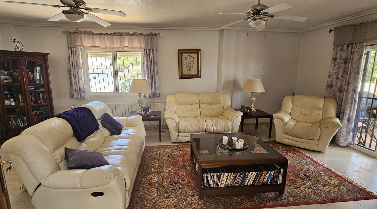 Villa for sale in Pinar De Campoverde, Alicante, Spain