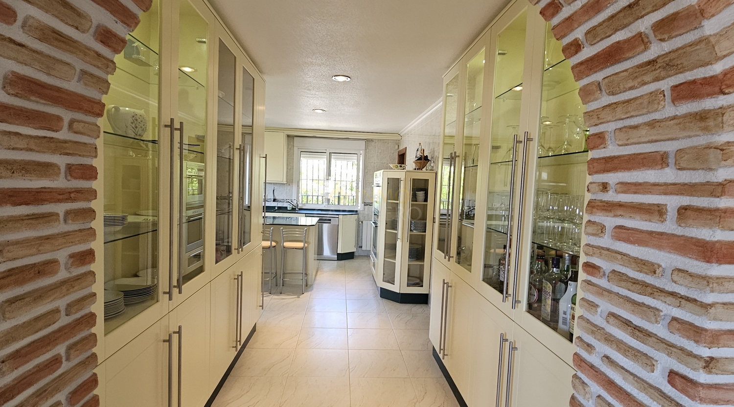 Villa for sale in Pinar De Campoverde, Alicante, Spain