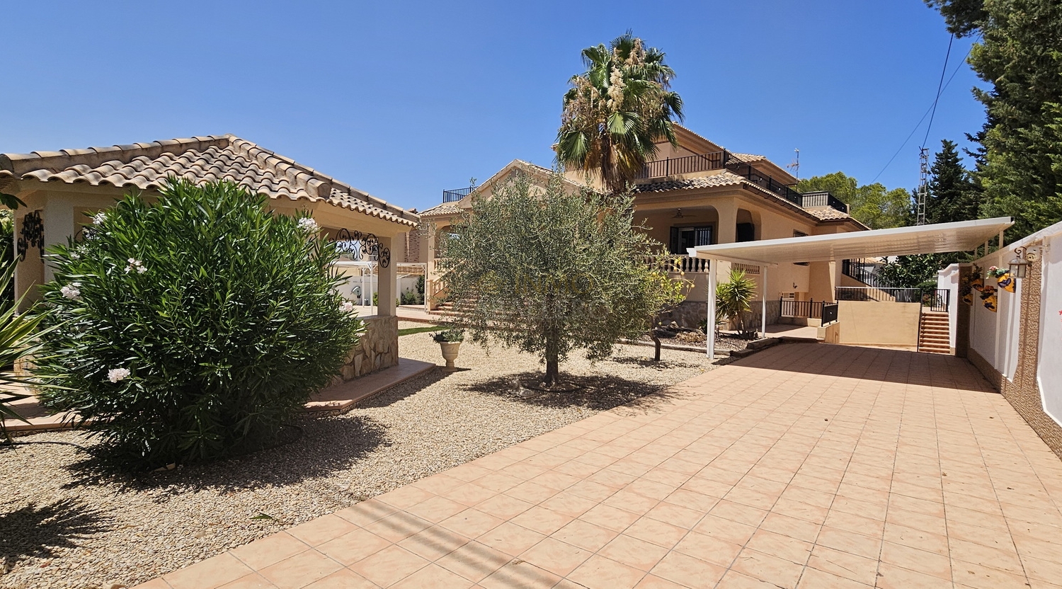 Villa for sale in Pinar De Campoverde, Alicante, Spain