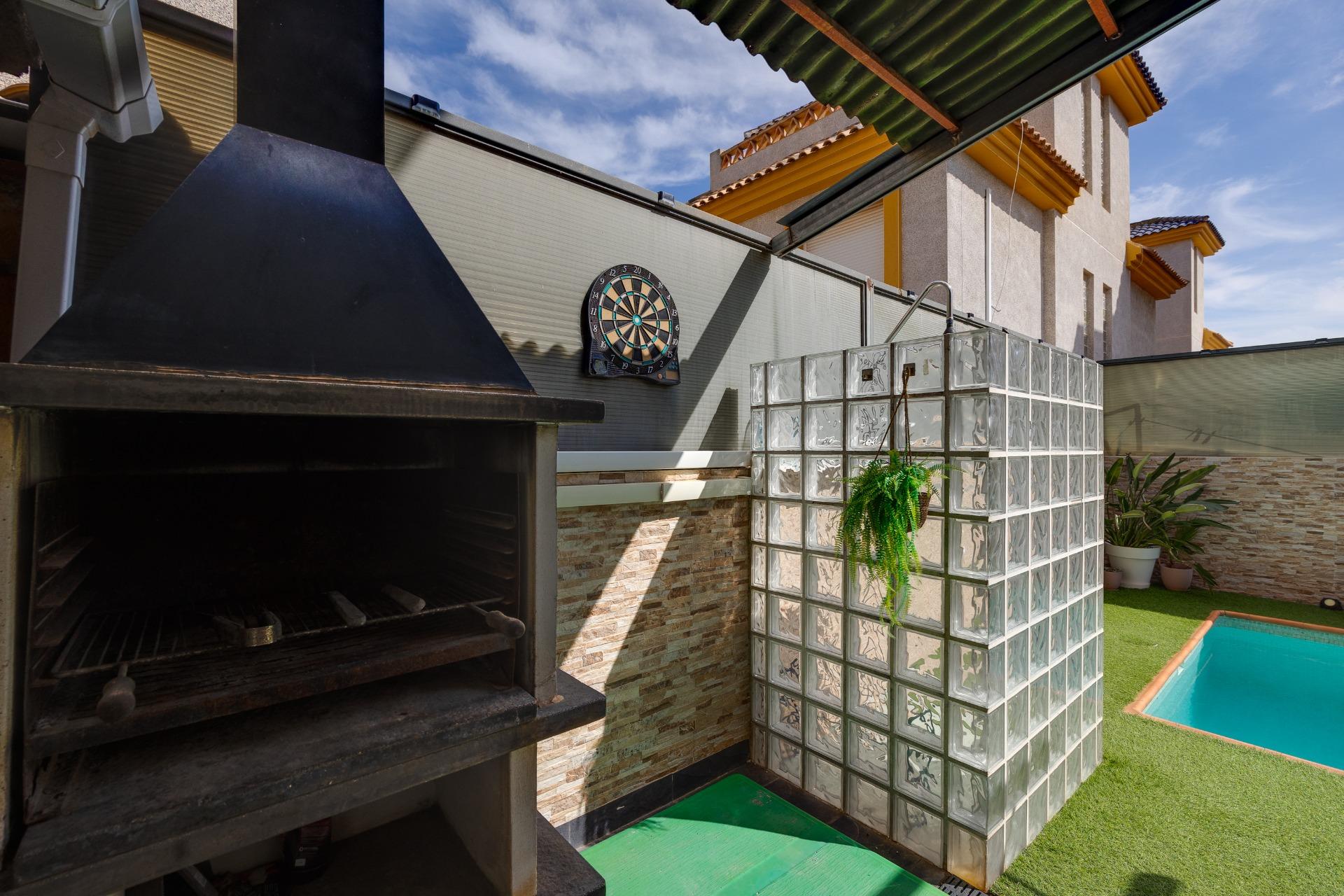 Villa en venta en Los Montesinos