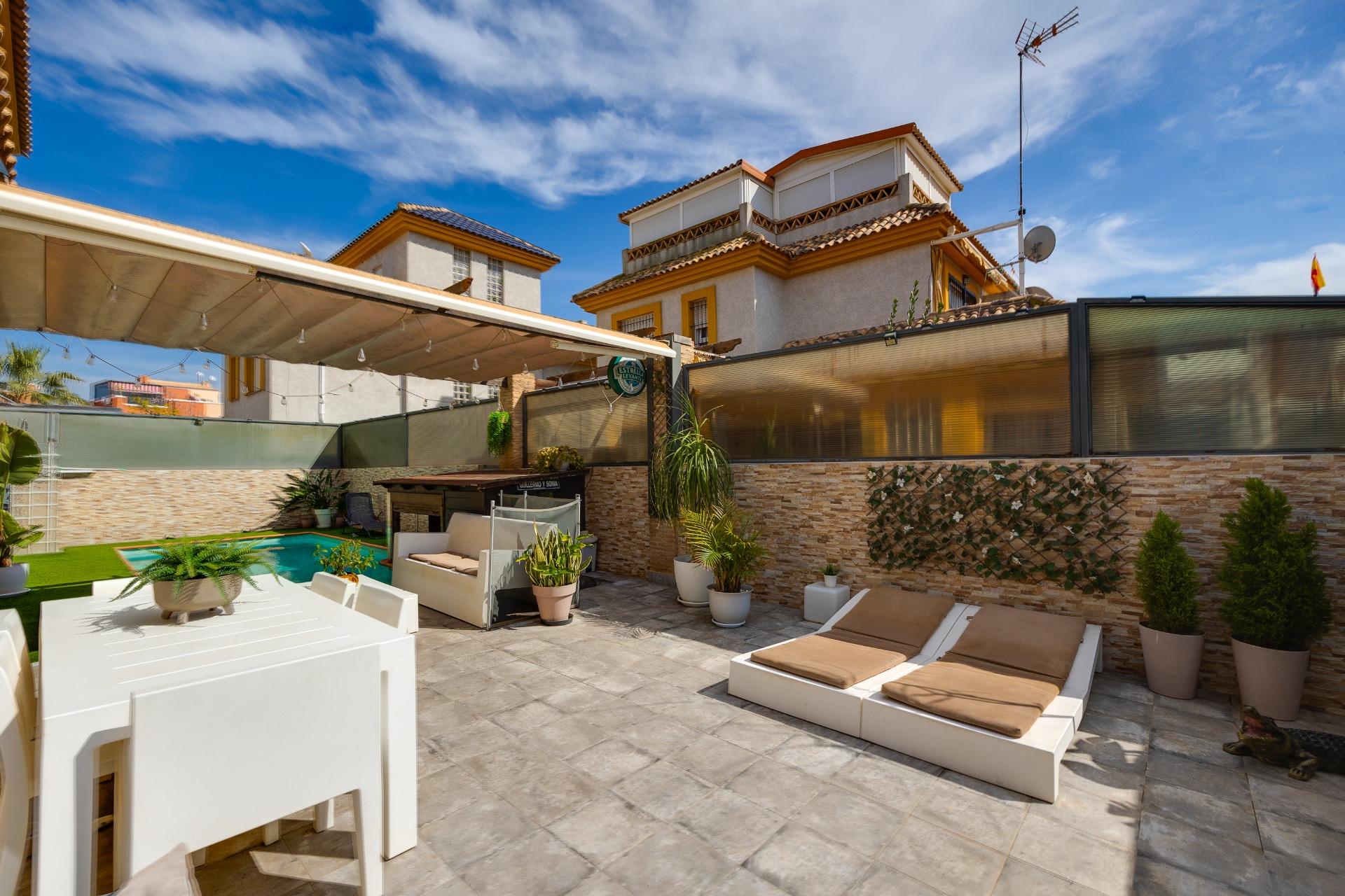 Villa en venta en Los Montesinos