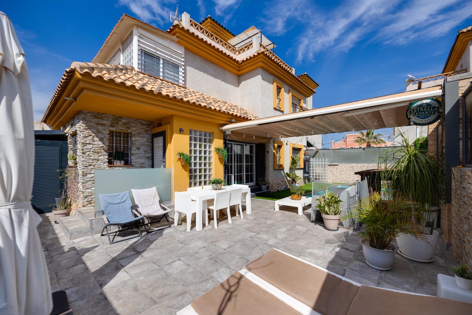 Villa en venta en Los Montesinos