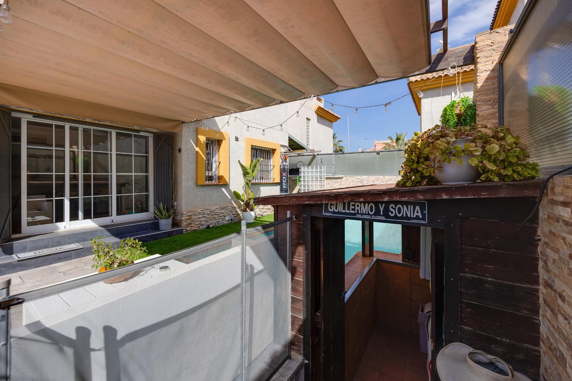 Villa en venta en Los Montesinos
