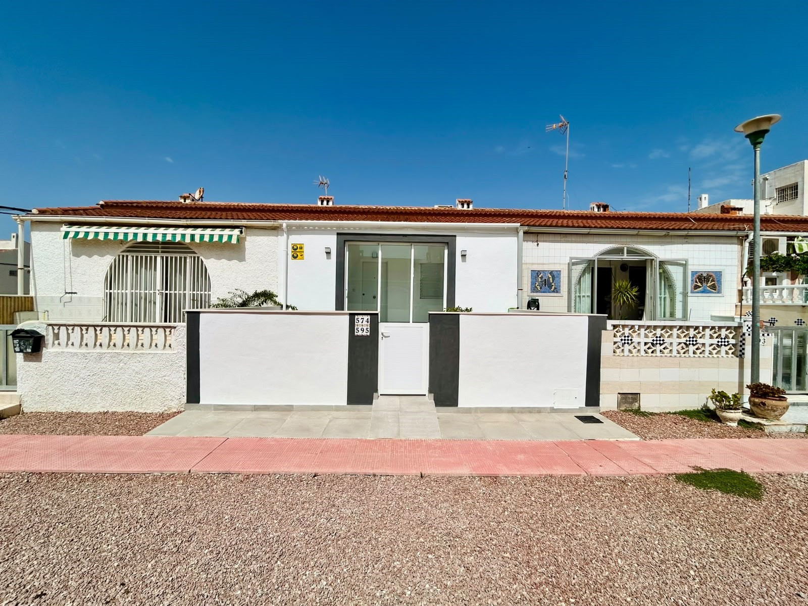Bungalow for sale in La Siesta, Alicante, Spain