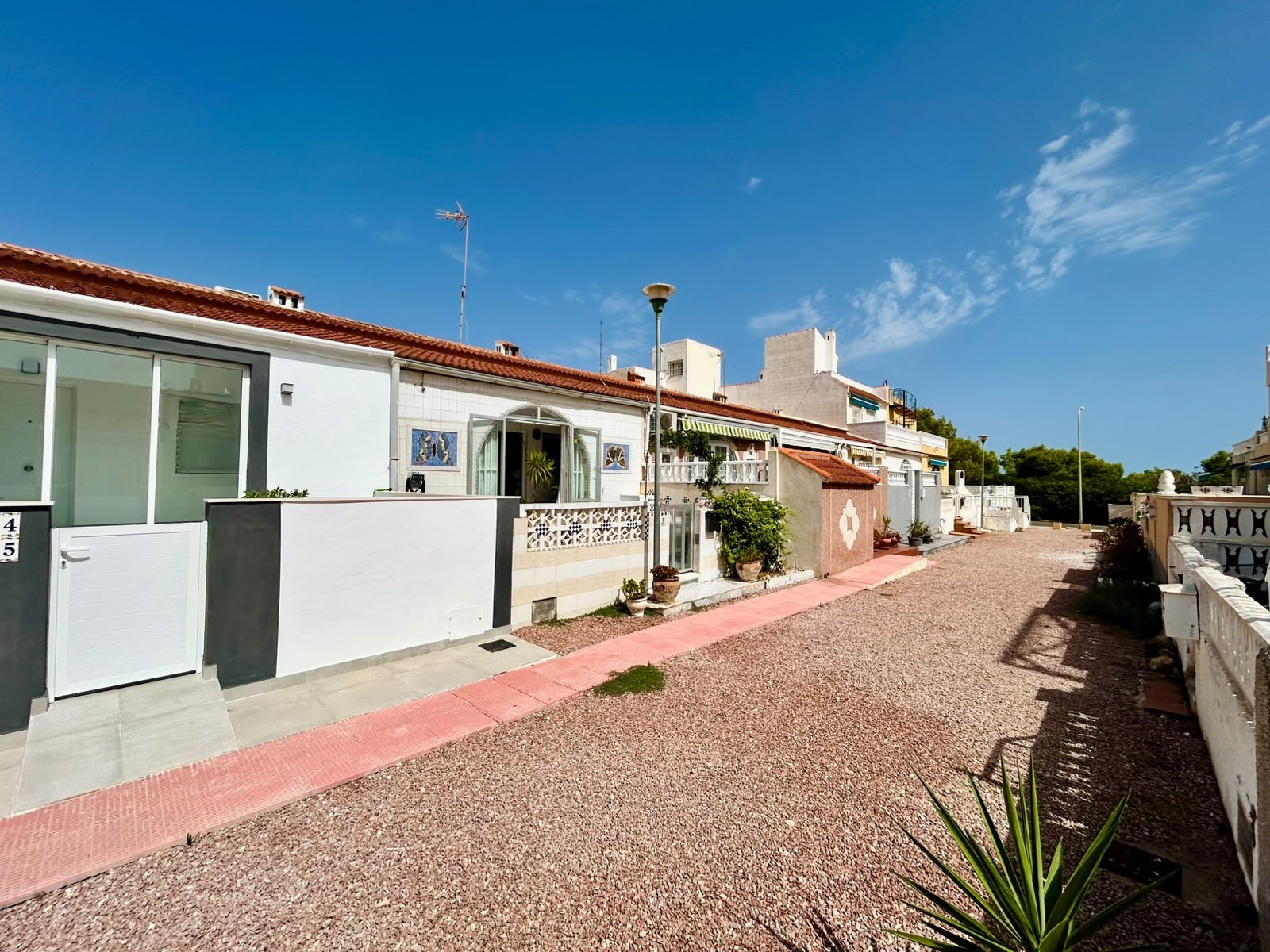 Bungalow for sale in La Siesta, Alicante, Spain
