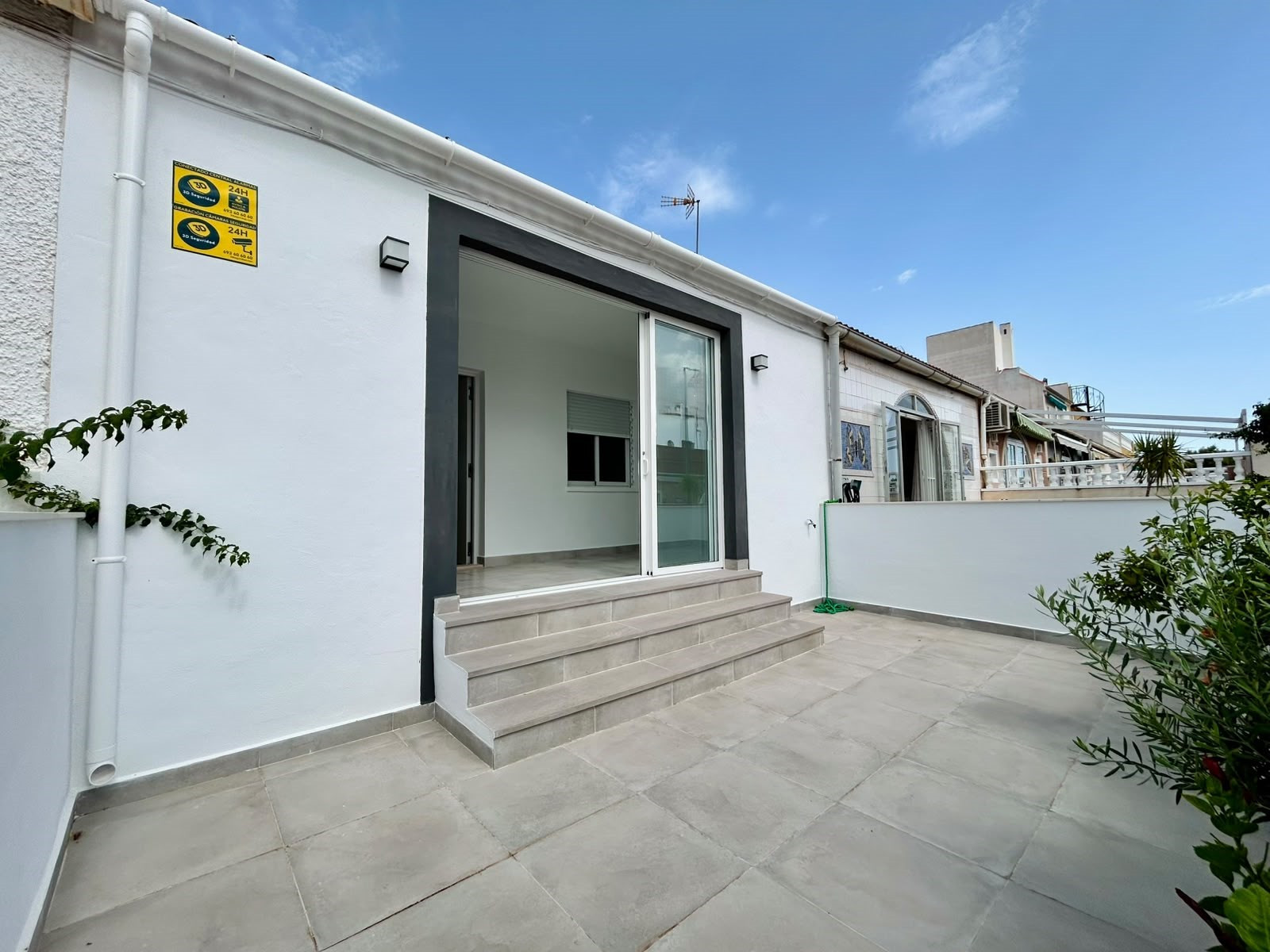Bungalow for sale in La Siesta, Alicante, Spain