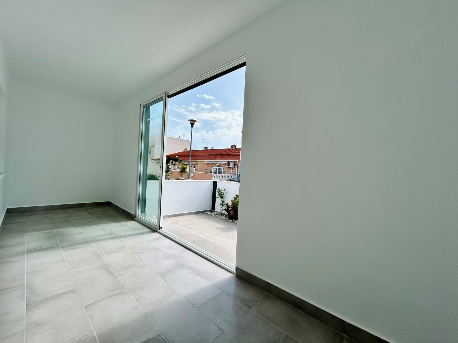 Bungalow for sale in La Siesta, Alicante, Spain