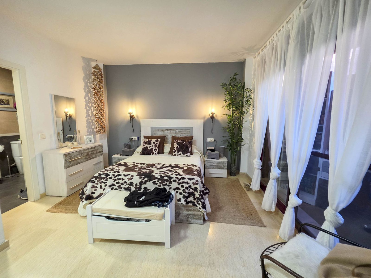 Apartment for sale in La Duquesa, Málaga, Spain