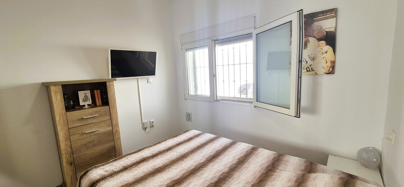 Bungalow for sale in Blue Lagoon, Alicante, Spain