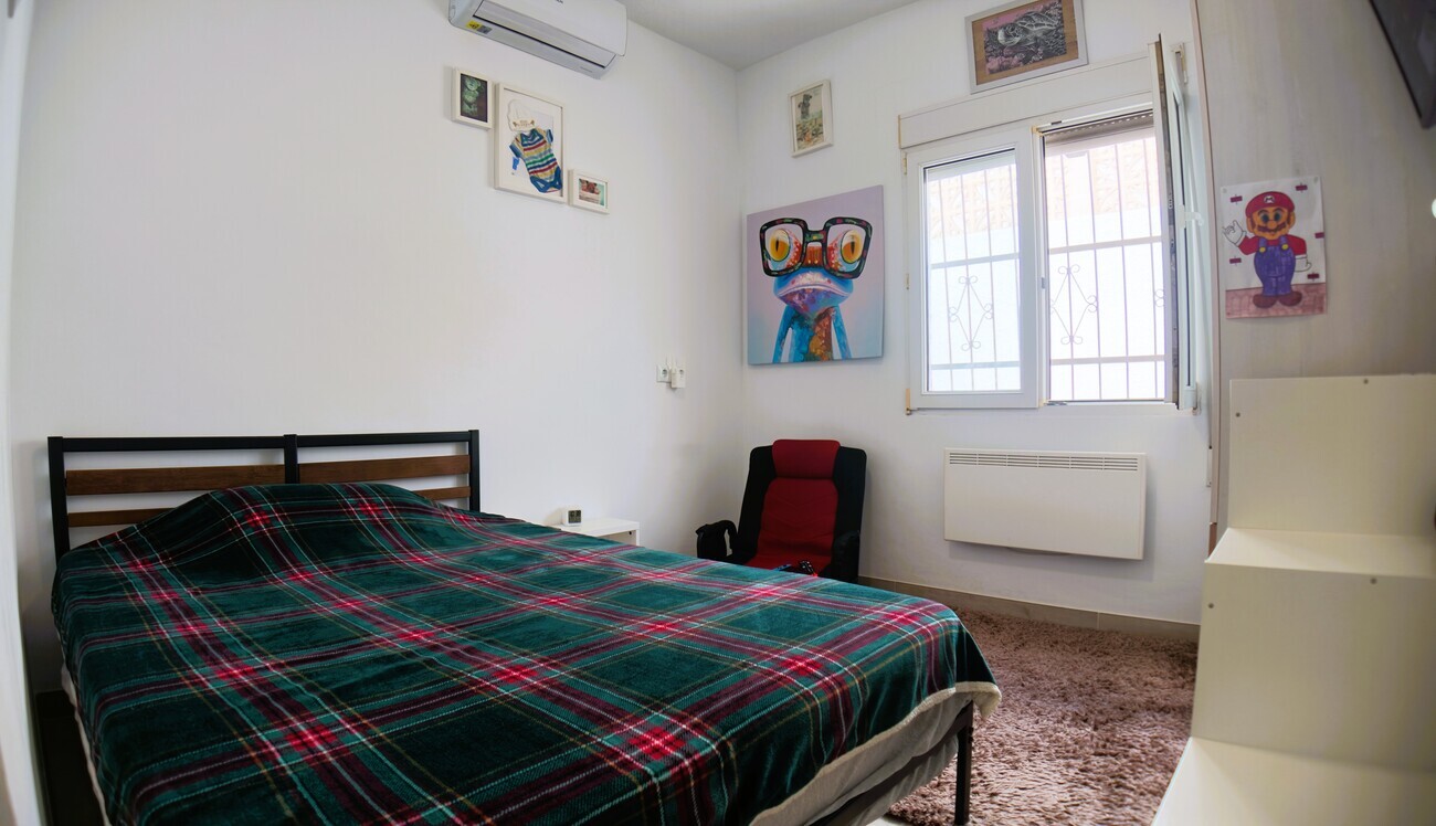Bungalow for sale in Blue Lagoon, Alicante, Spain