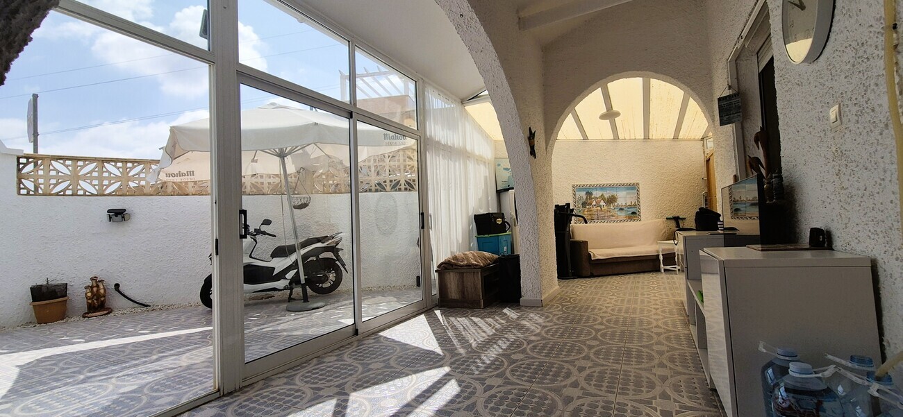 Bungalow for sale in Blue Lagoon, Alicante, Spain