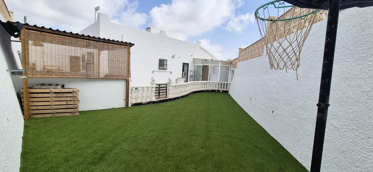 Bungalow for sale in Blue Lagoon, Alicante, Spain