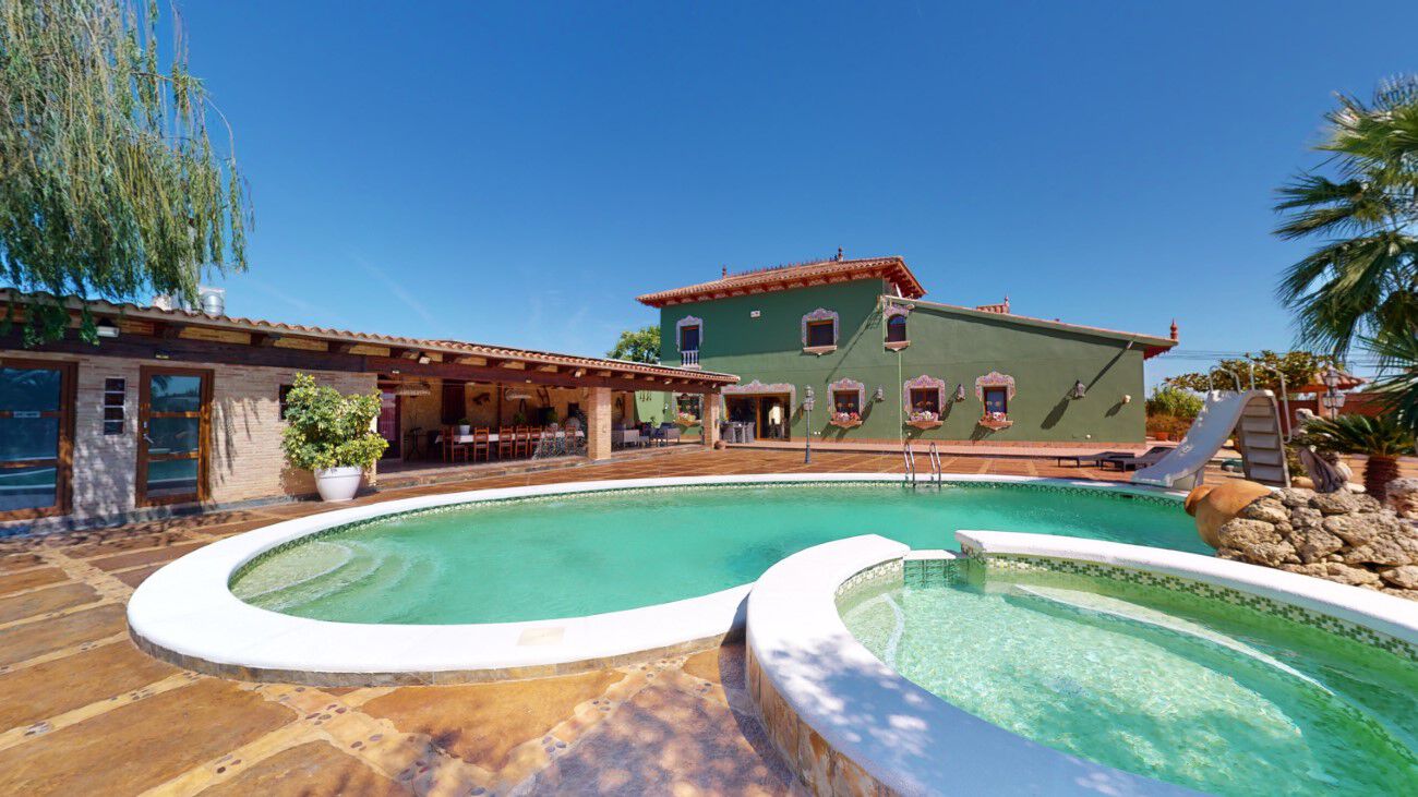 Villa for sale in Almoradi, Alicante, Spain