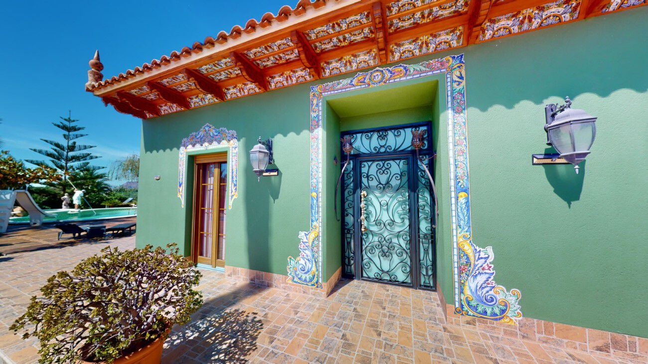 Villa for sale in Almoradi, Alicante, Spain