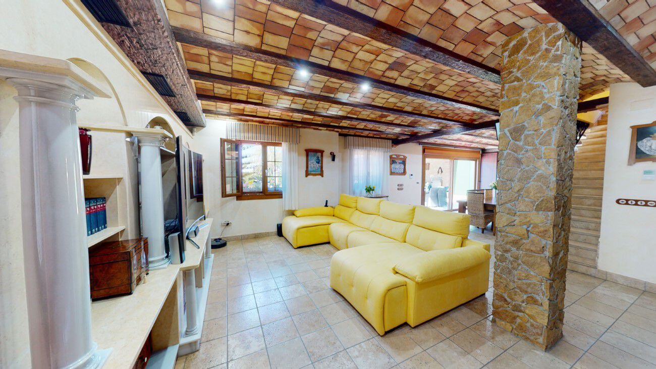 Villa for sale in Almoradi, Alicante, Spain