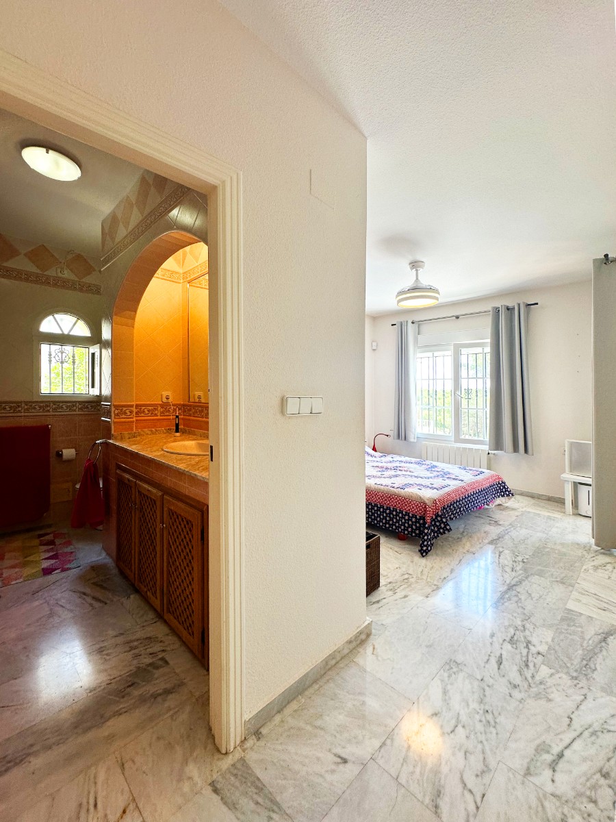 Villa en venta en Orihuela Costa