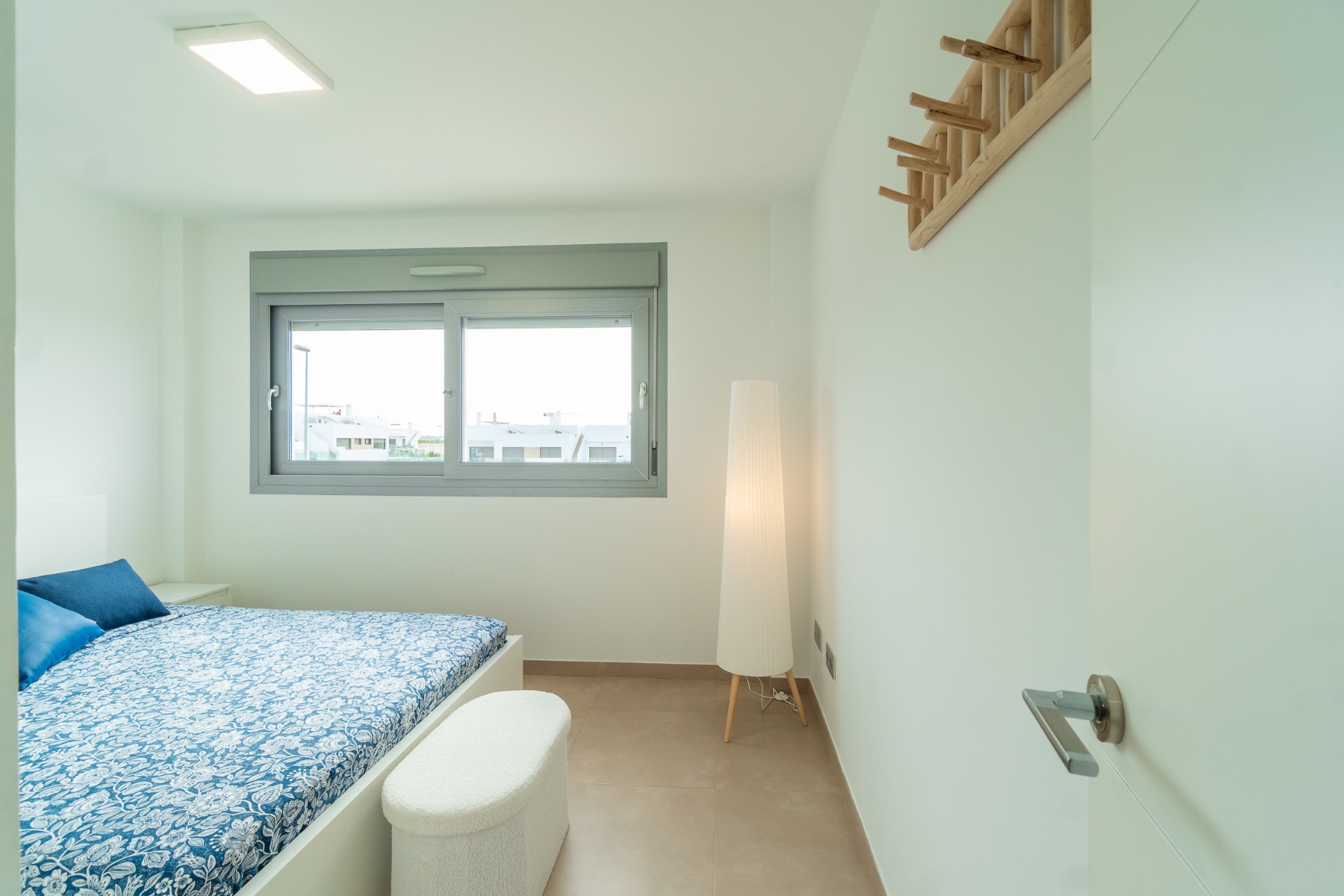 Bungalow for sale in Vistabella Golf Entre Naranjos, Alicante, Spain