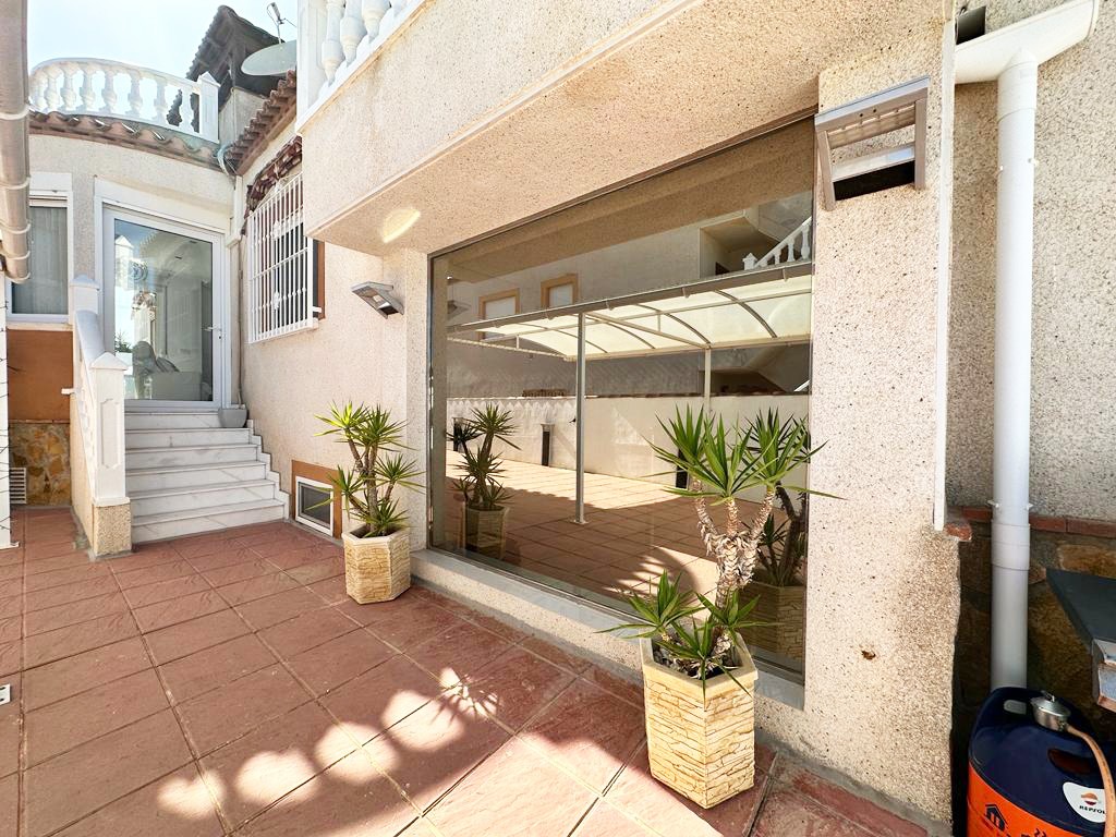 Villa en venta en San Miguel De Salinas