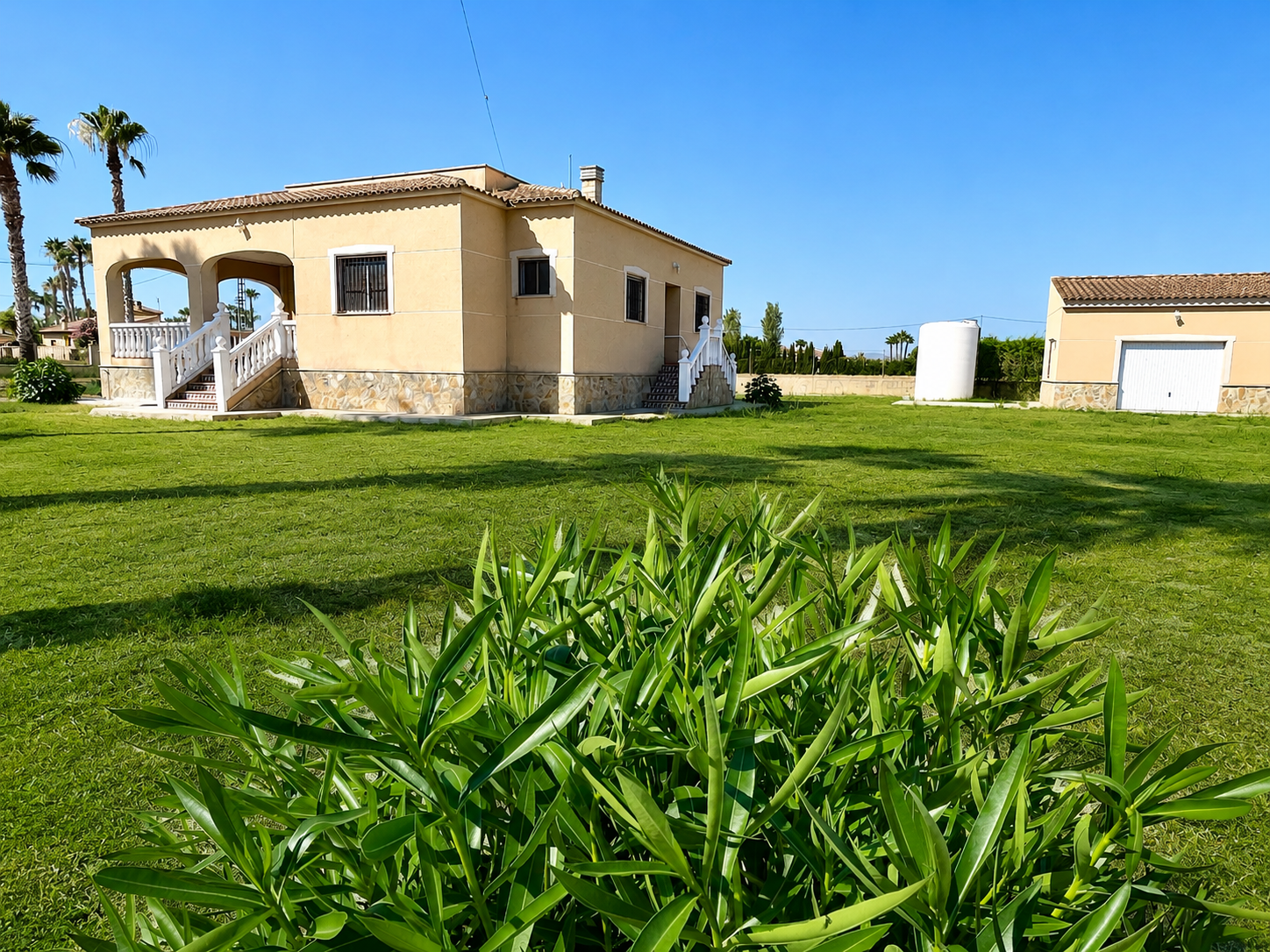 Villa en venta en Catral