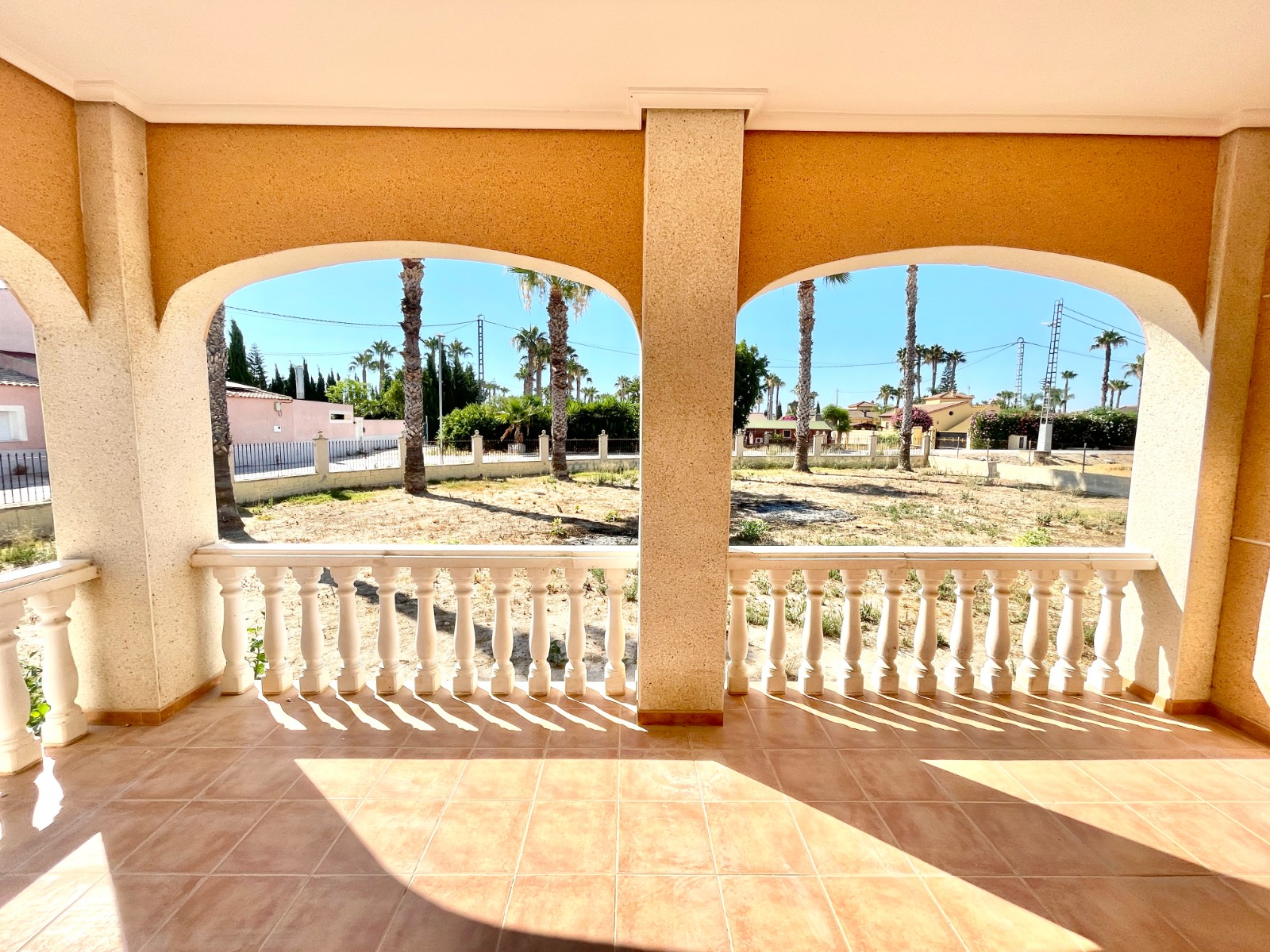 Villa en venta en Catral