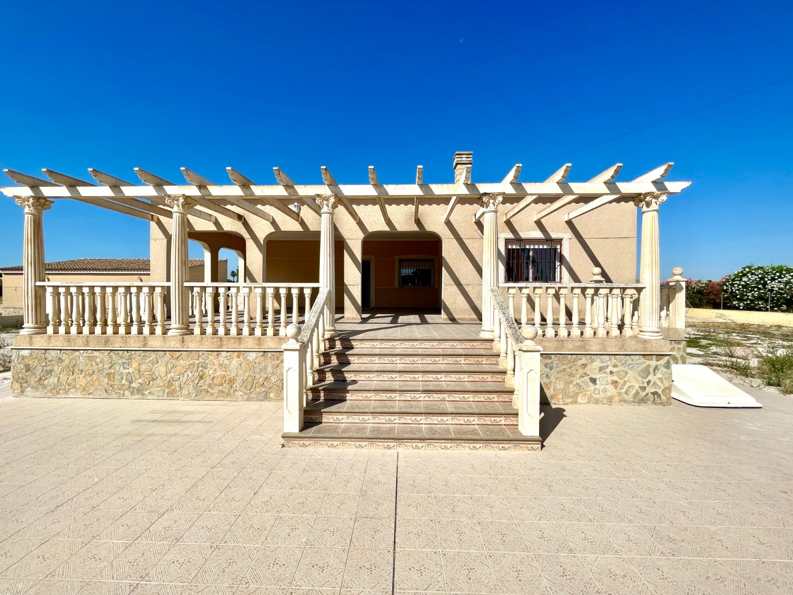 Villa en venta en Catral