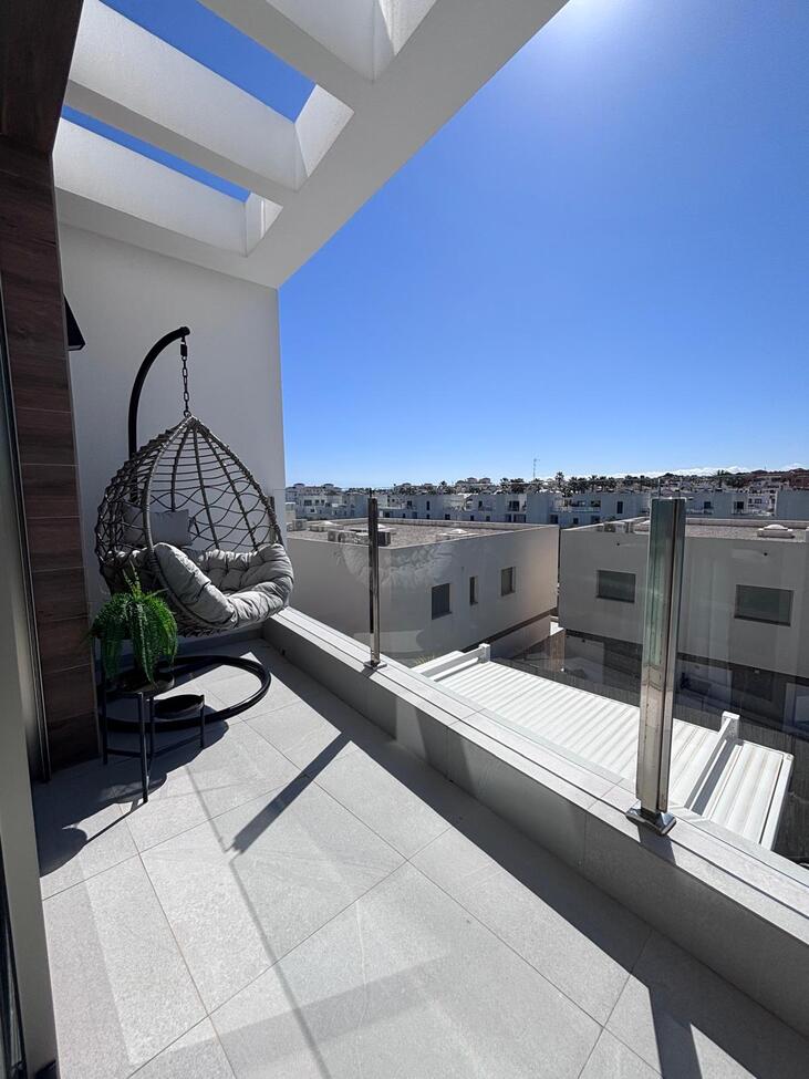 Villa for sale in Villamartin, Alicante, Spain